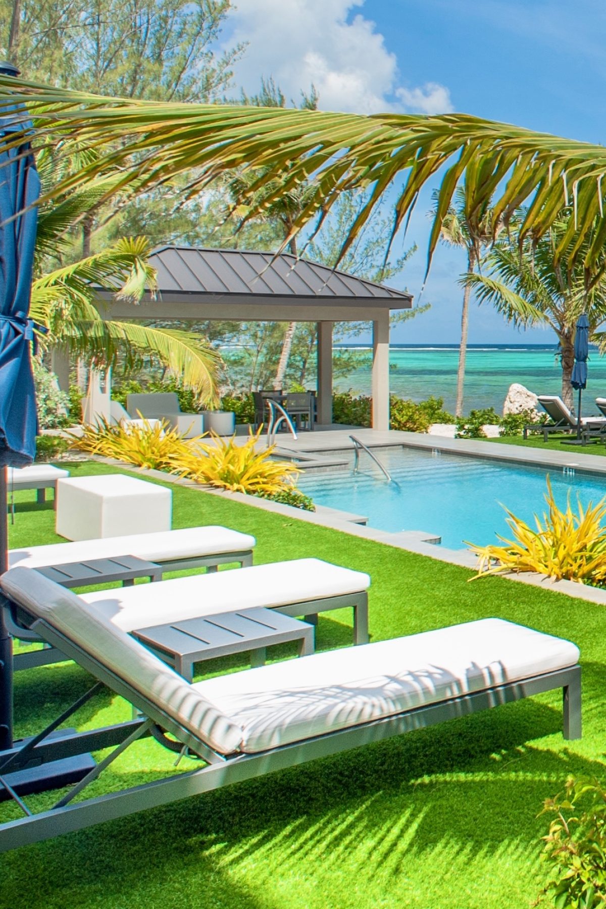 01b Black Urchin 4BR Suites Pool - Lawn