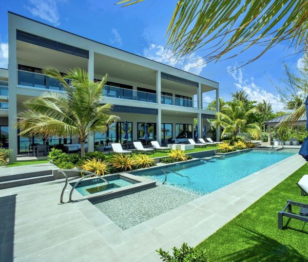 02 Black Urchin 4 BR Suites Rear Elevation