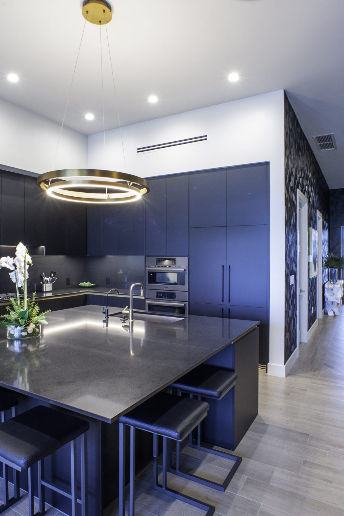04 Black Urchin 4BR Suites Kitchen