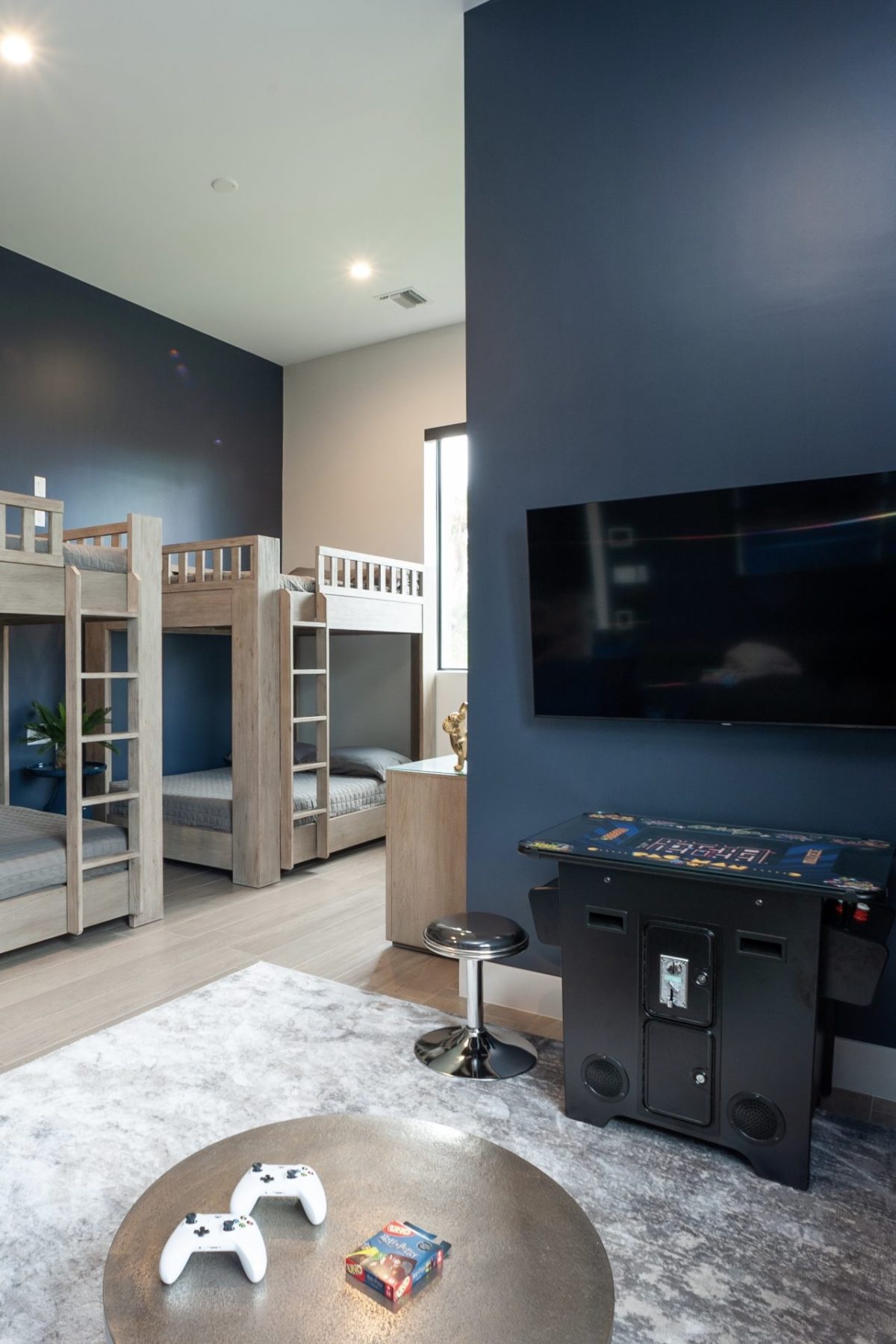 08 Black Urchin 4BR Suites Bunk Room 2