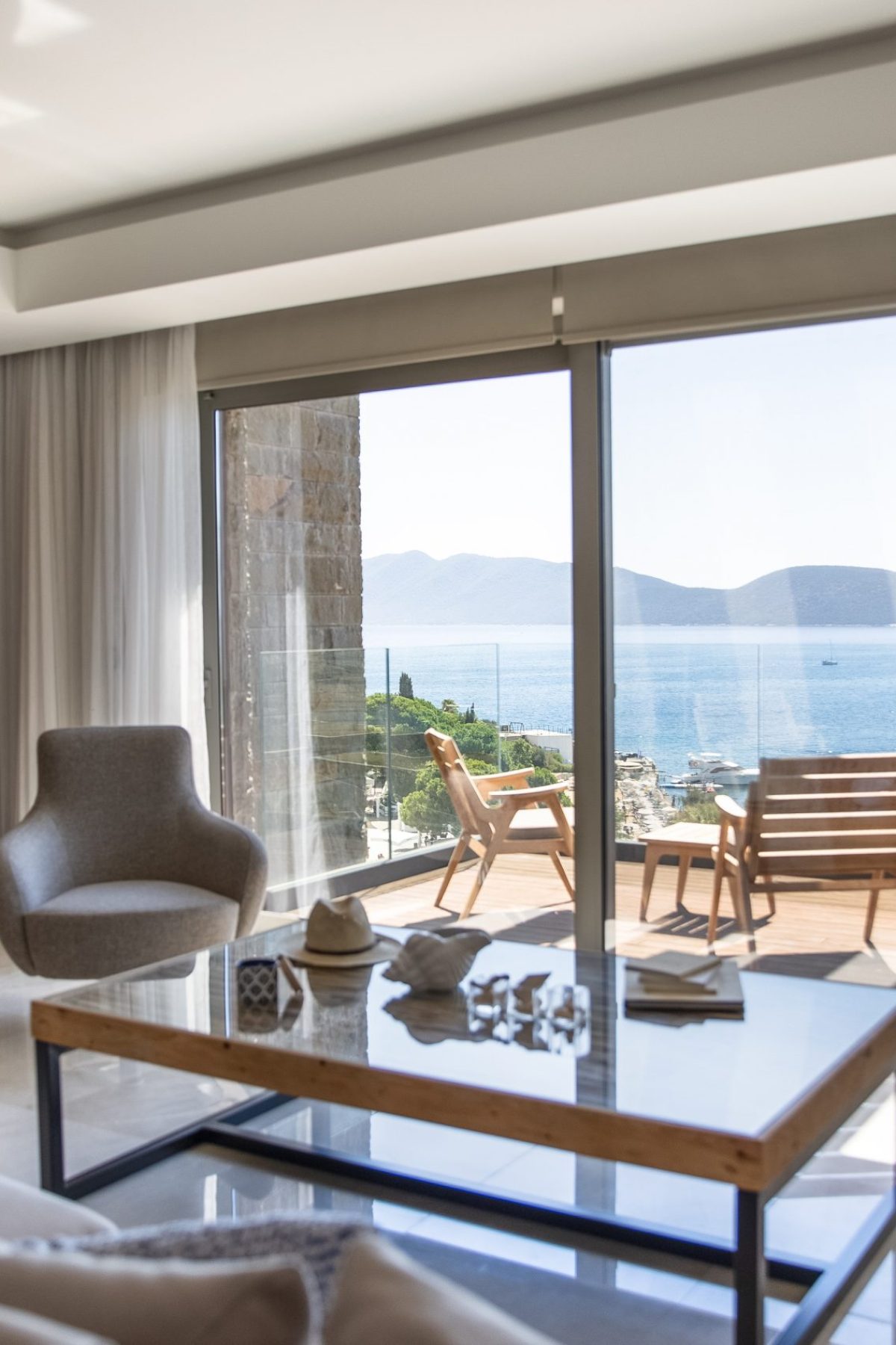 2 Bedroom Sea View Suite 4
