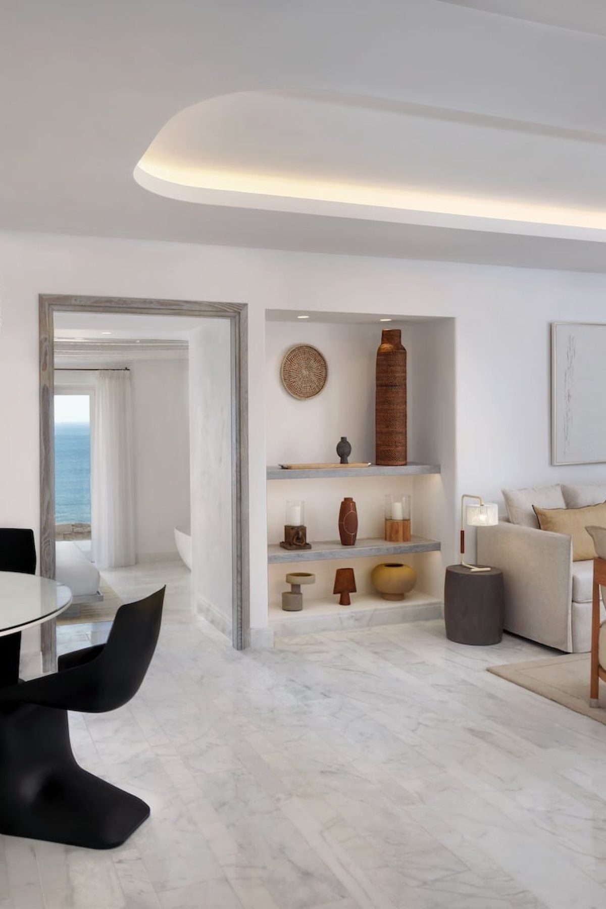 6088383a4eba710c18aad8da_VILLA-SUITE-LIVING-ROOM-1