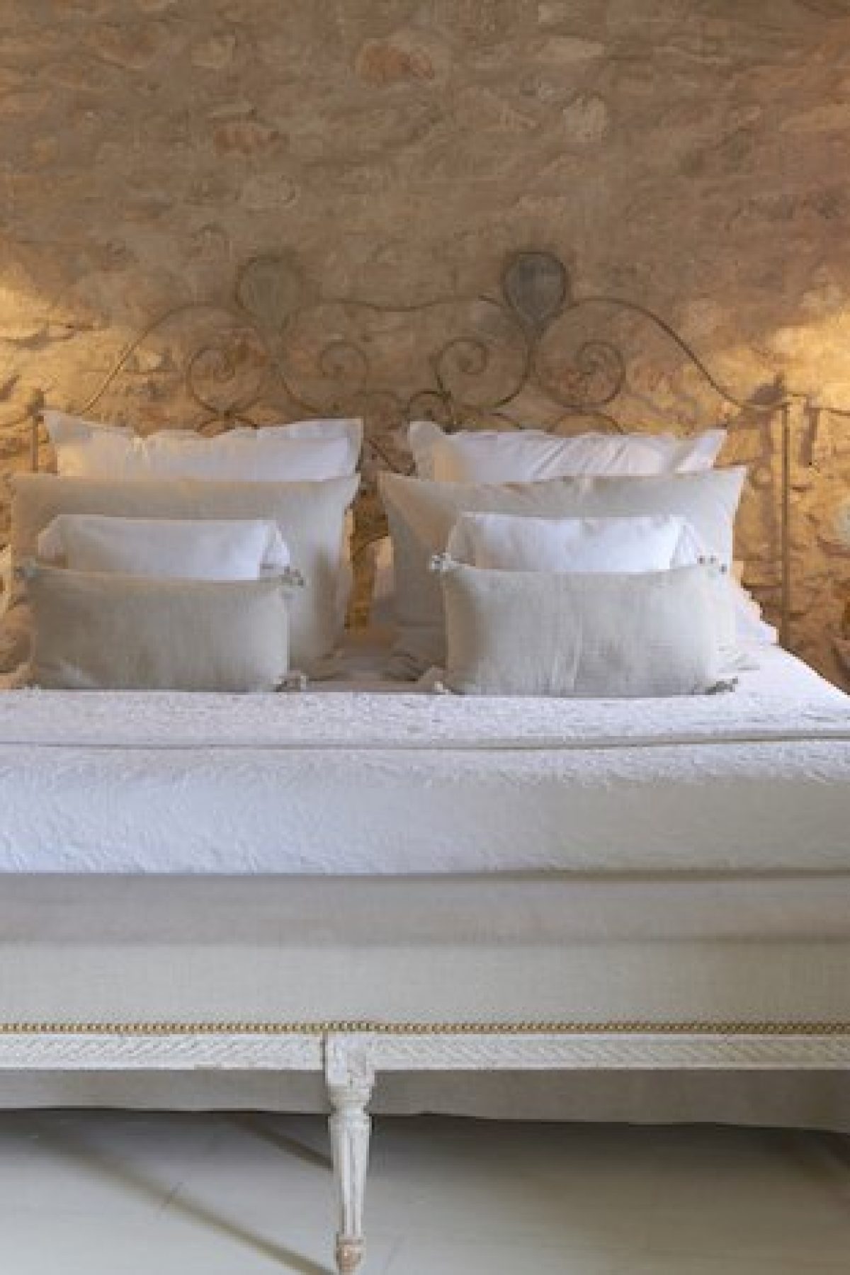 6088383a4eba71153baad4f9_Chambres-Grenache-MP-Morel-4-BD