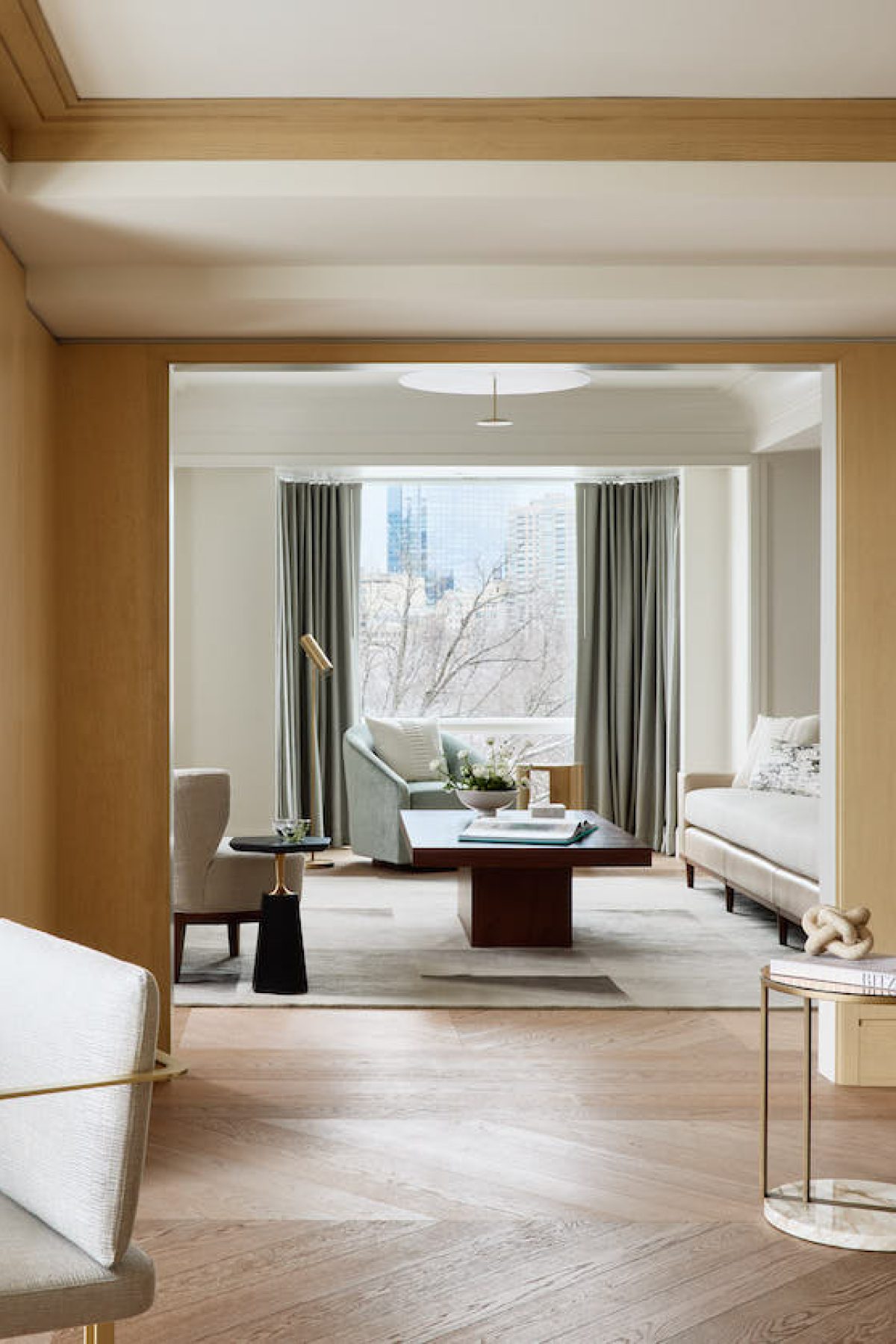 62f7c6cffa391e2053947ea9_14.-The-Newbury_Guest-Suite-credit-Read-McKendree