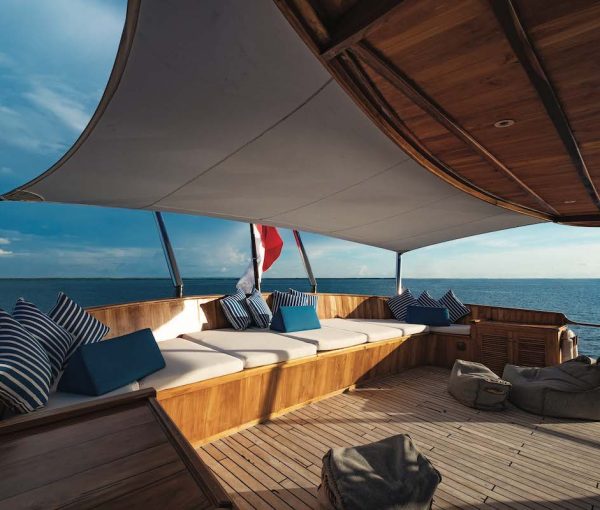63ec44fa7d1de67313611f0b_Lounge-area-at-back-of-the-boat-upper-deckJPEG