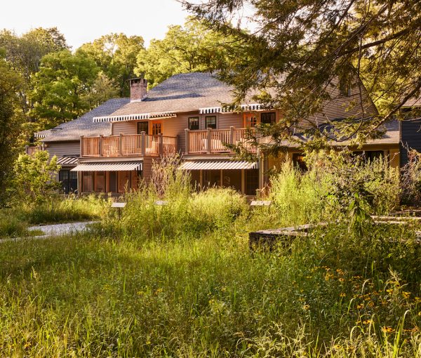 64925f5dd29e3b0bea95538b_Troutbeck_Benton-House_Exteriors_036