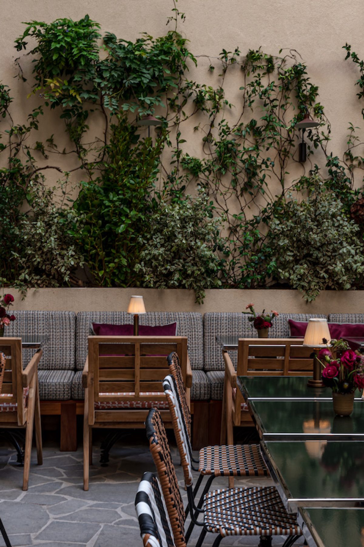 64ffbf52498bdfda0ae12aab_Norman-Paris-Thiou-Restaurant-Terrace-1-©-MrTripper