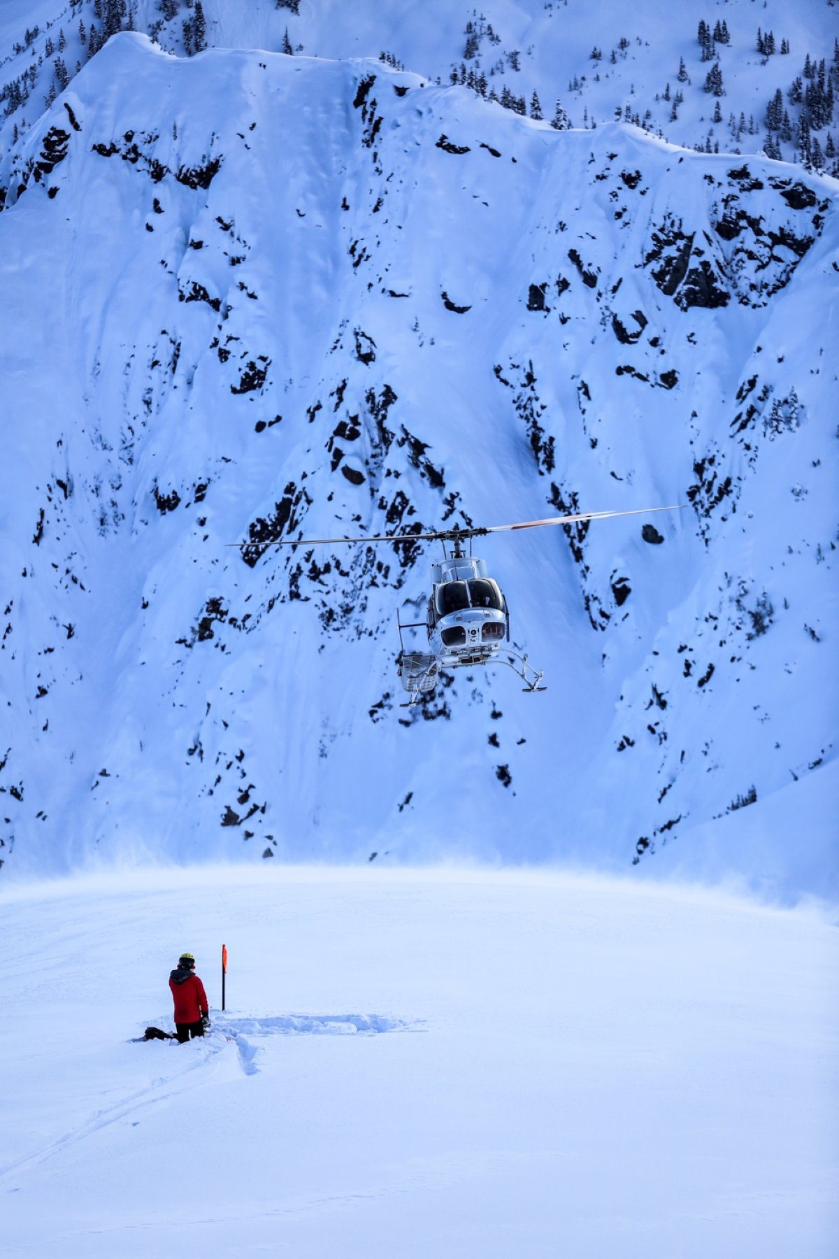 6675834e153f162fa083fb1c_@misterheli-@neheliskiing-22