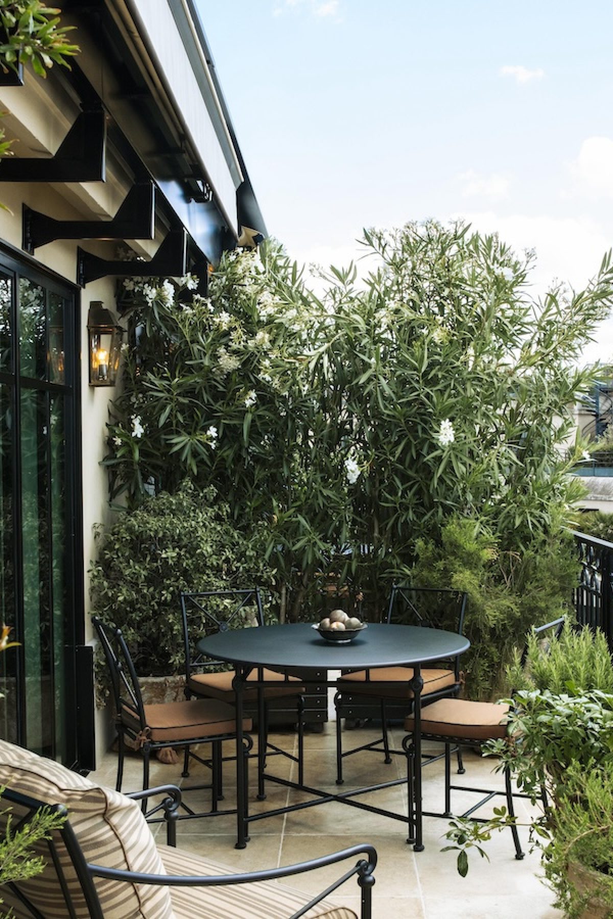 669bd67c12b8175b7dd71ed1_Balzac-Suite-Ciel-de-Paris-3-copyright-Matthieu-Salvaing