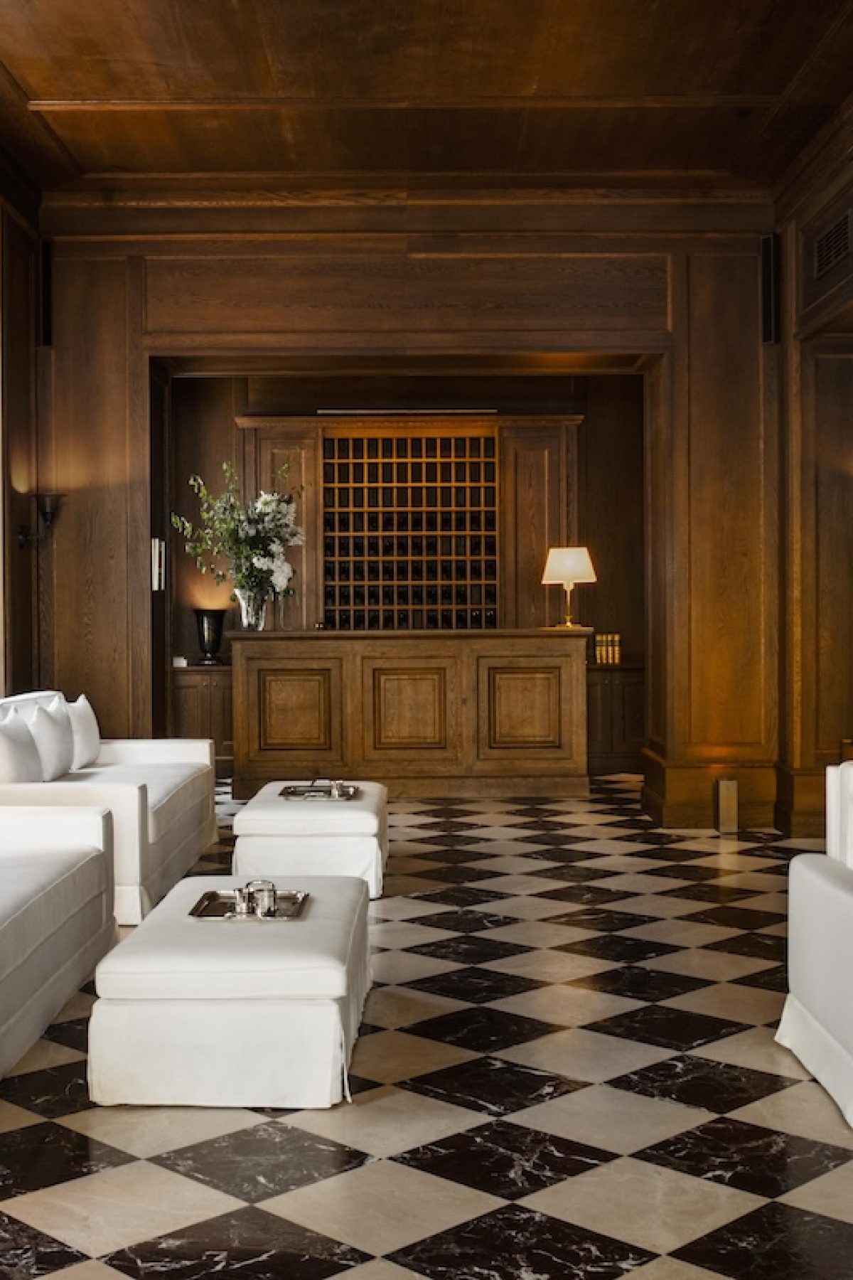 669bd6cea560ce5e7b34fd29_Balzac-Lobby-2-copyright-Matthieu-Salvaing