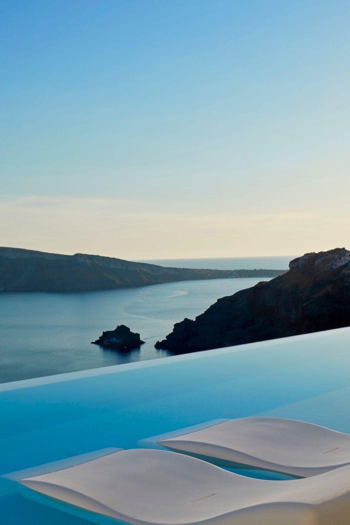 66e22b0e86ba1c60f0fe7559_Canaves Oia Suites - signature5-p-1600