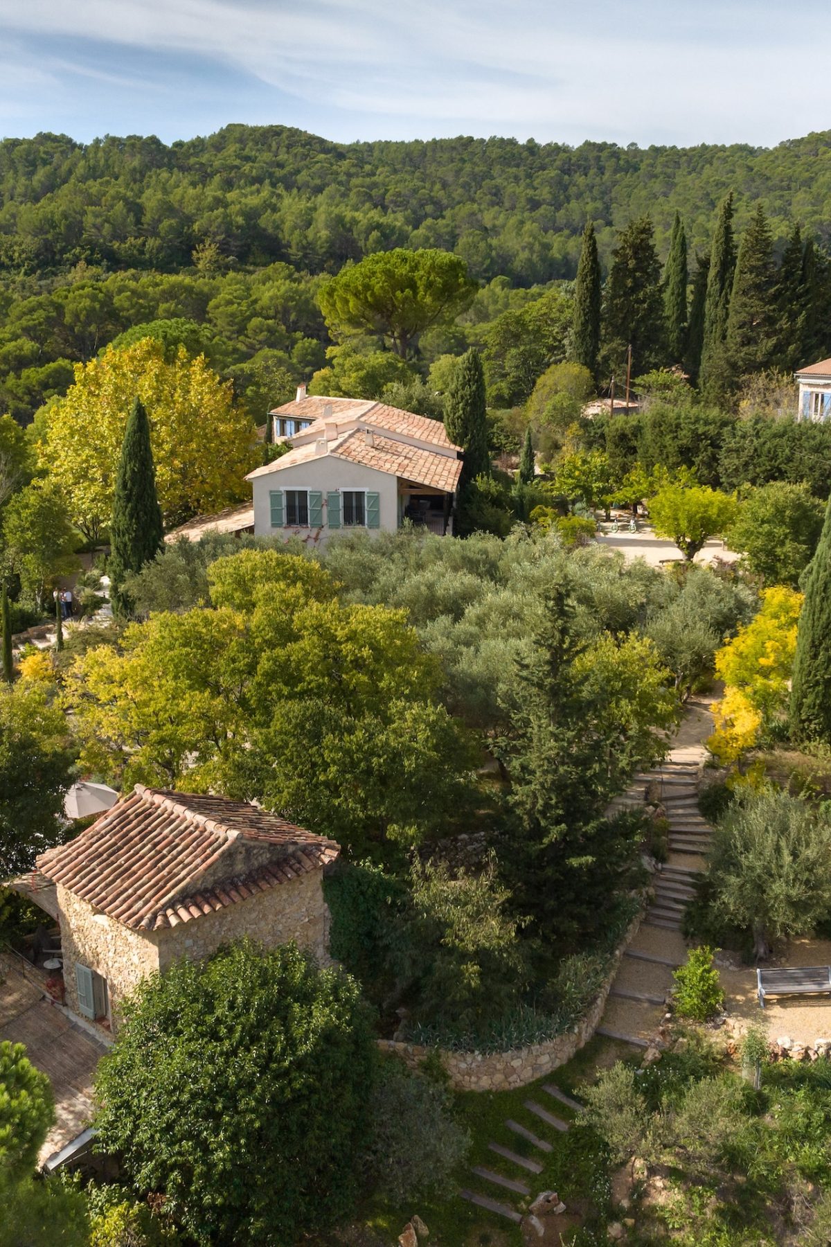 6798e9d2529cdd1a3b4e59c4_Vue du domaine @HerveFabre