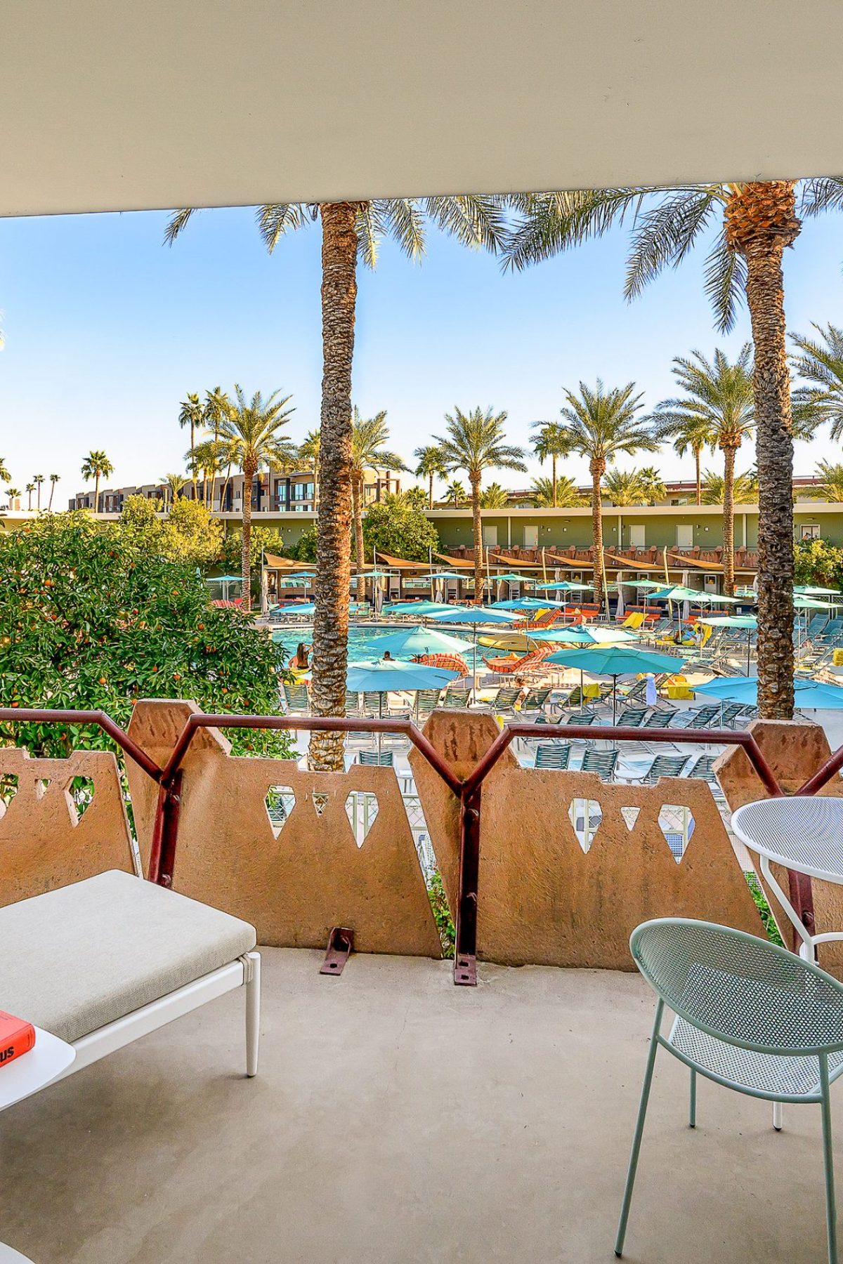 Hotel Valley Ho - Pool View King Guest Room - Patio
