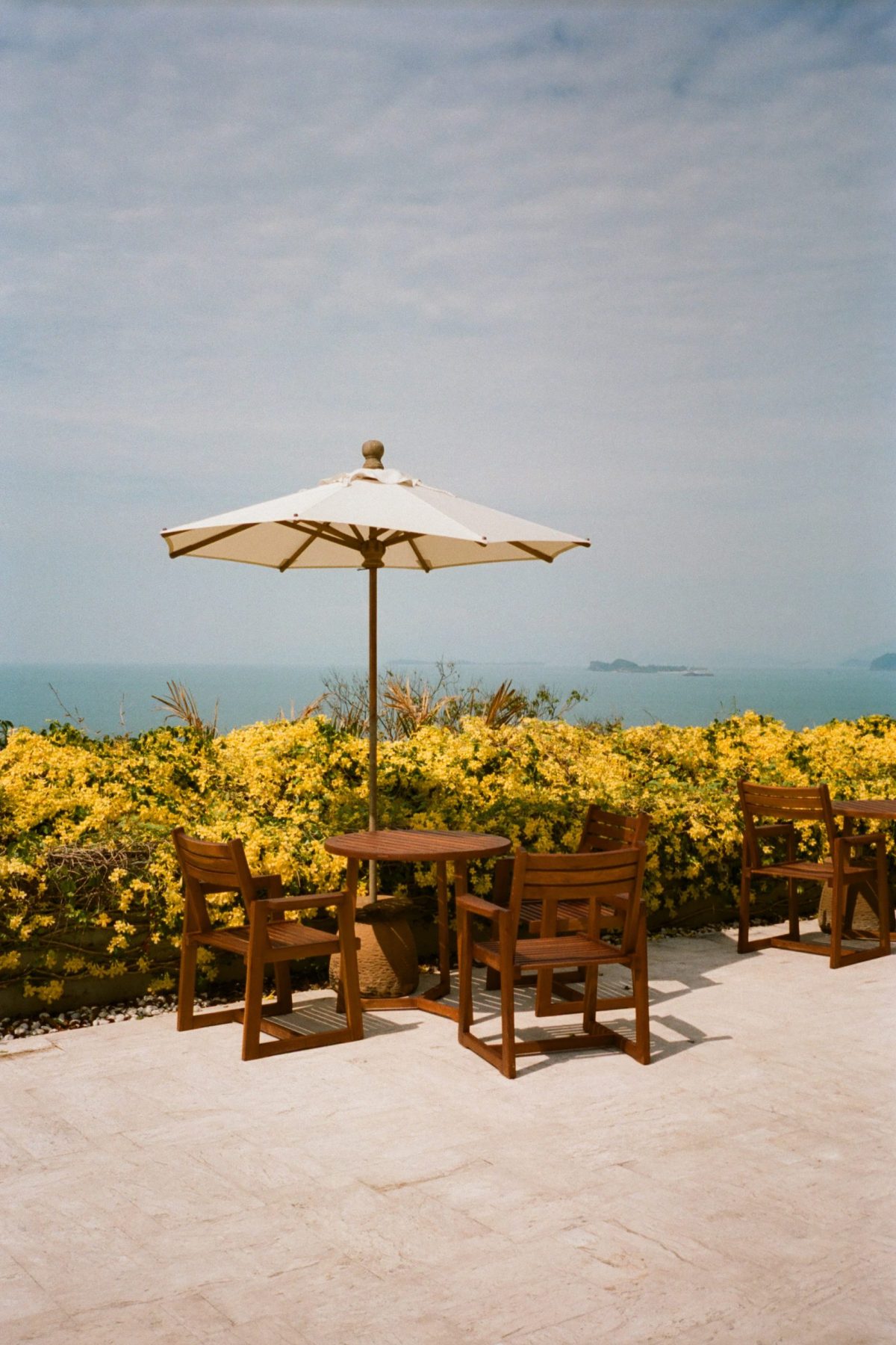 Kamalaya Koh Samui - Lounge Area by Lap Pool