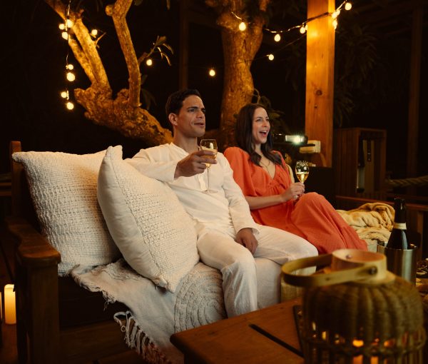 LADERA_MOVIE_NIGHT_COUPLE