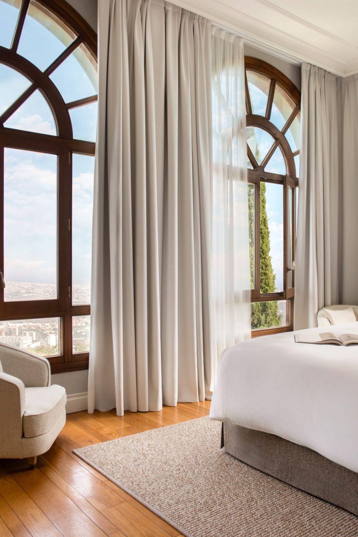 METT-Barcelona-Hotel-Sea-View-Junior Suite-Wide-Shot-208