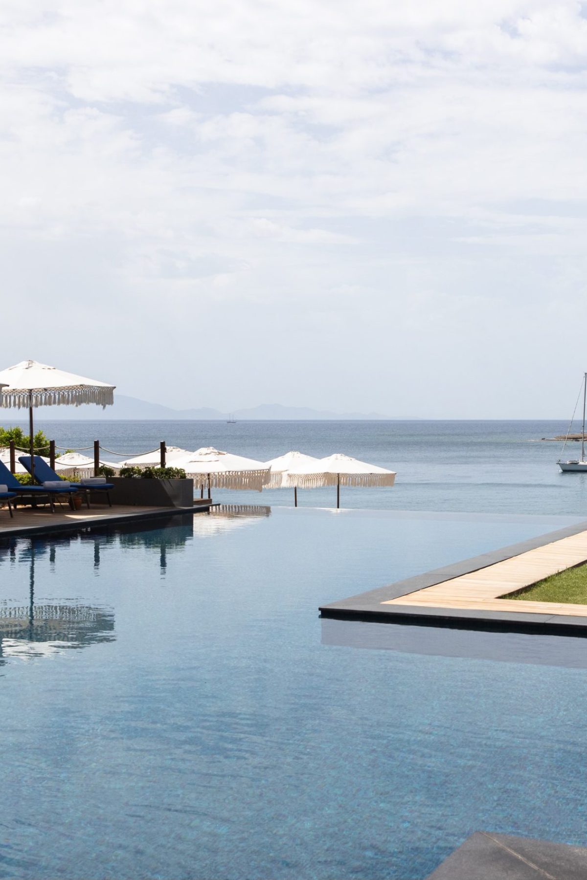 METT_HOTEL_BEACH_RESORT_BODRUM_OUTDOOR_POOL