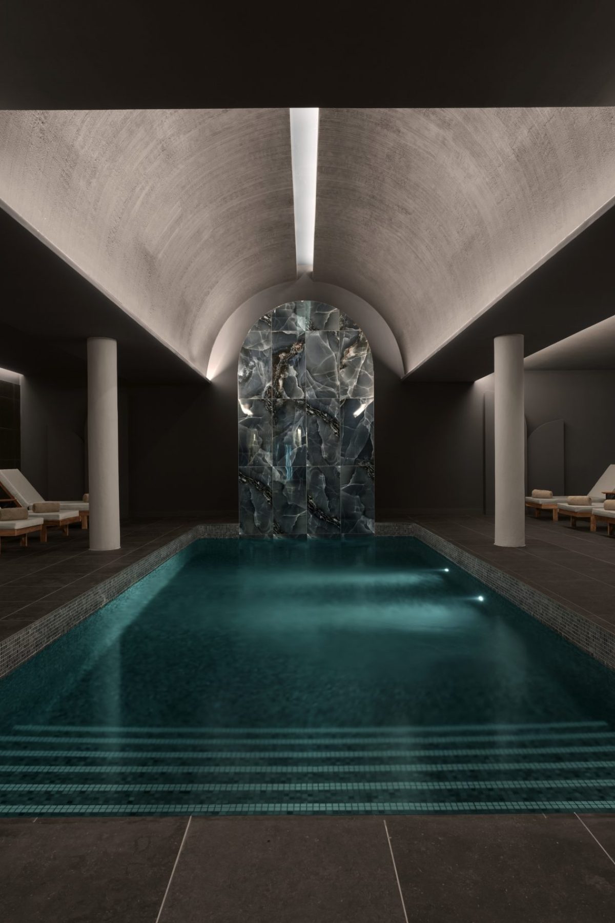 MOI SPA Indoor Pool
