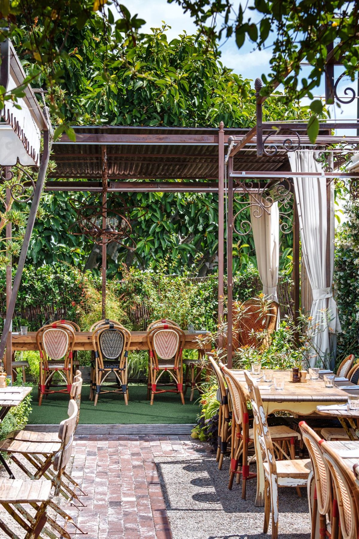 Petit Rooftop Restaurant Garden_Final_V3