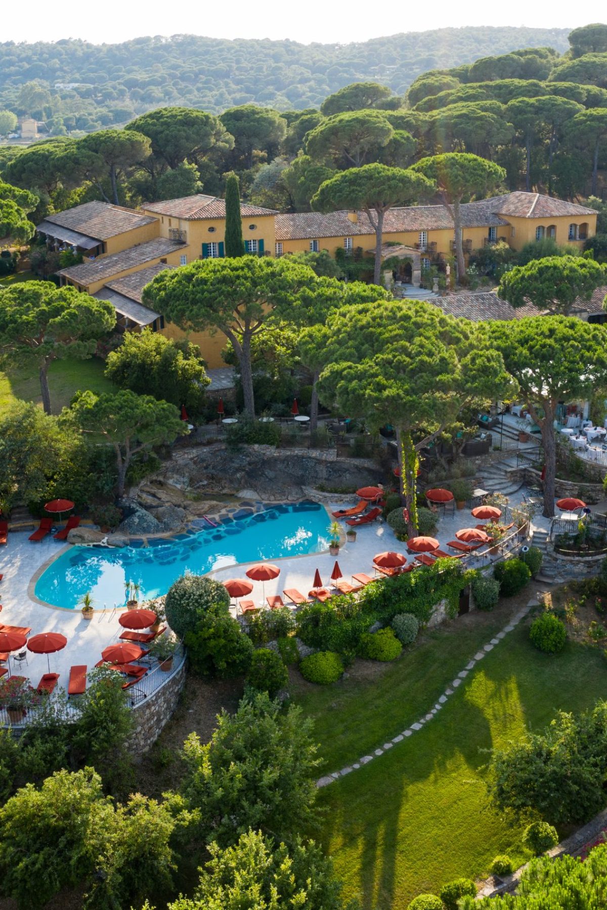 drone-villa-marie-saint-tropez-hotel-5-etoiles-french-riviera-piscine